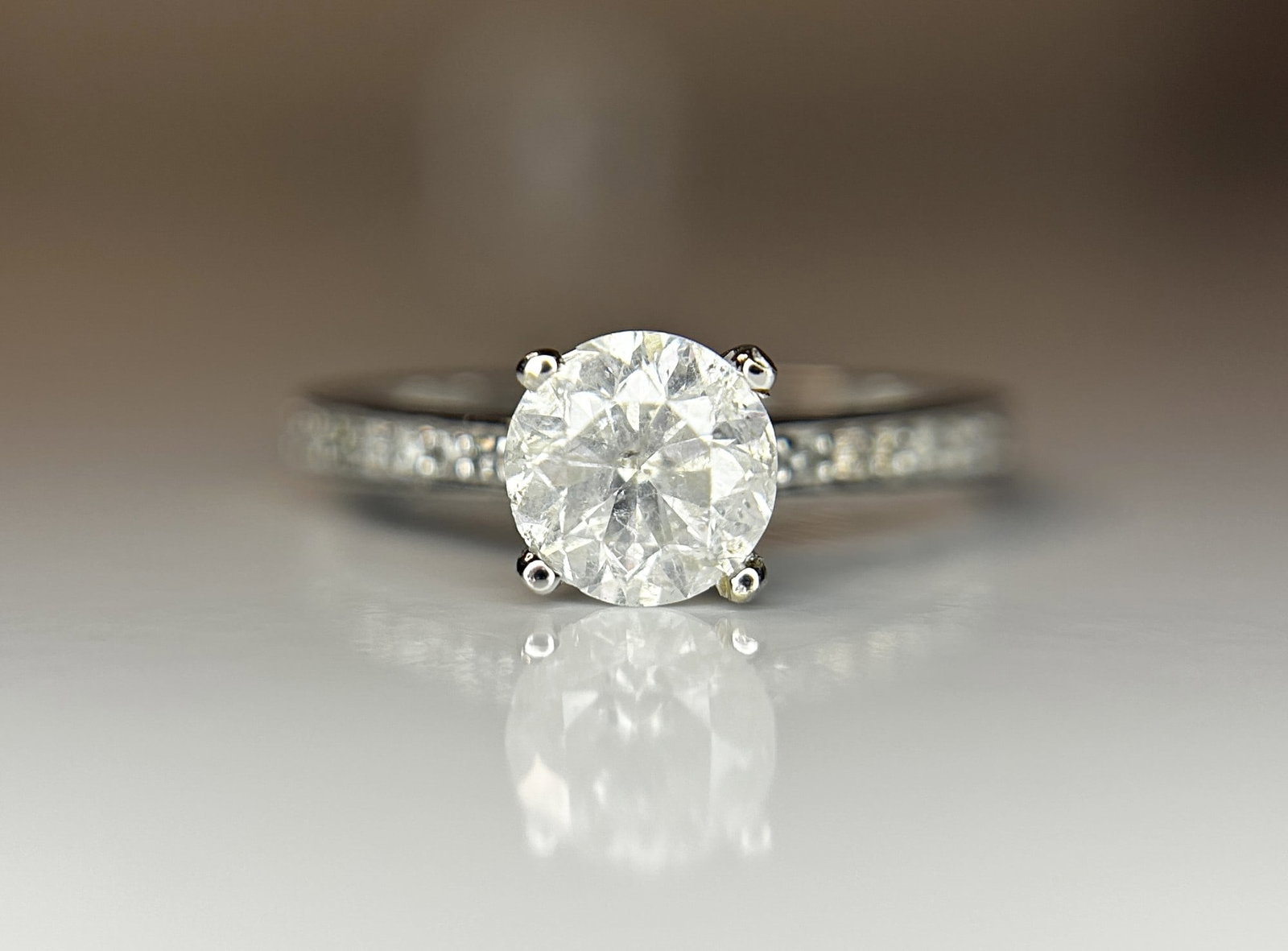Beautiful 1.21ct Untreated Natural Solitaire Diamond & 18k Gold: Title: Beautiful 1.21ct Untreated Natural Solitaire Diamond & 18k Gold Description: Beautiful 1.21ct Untreated Natural Solitaire Diamond & 18k Gold Description: Total Carat Weight - 1.21