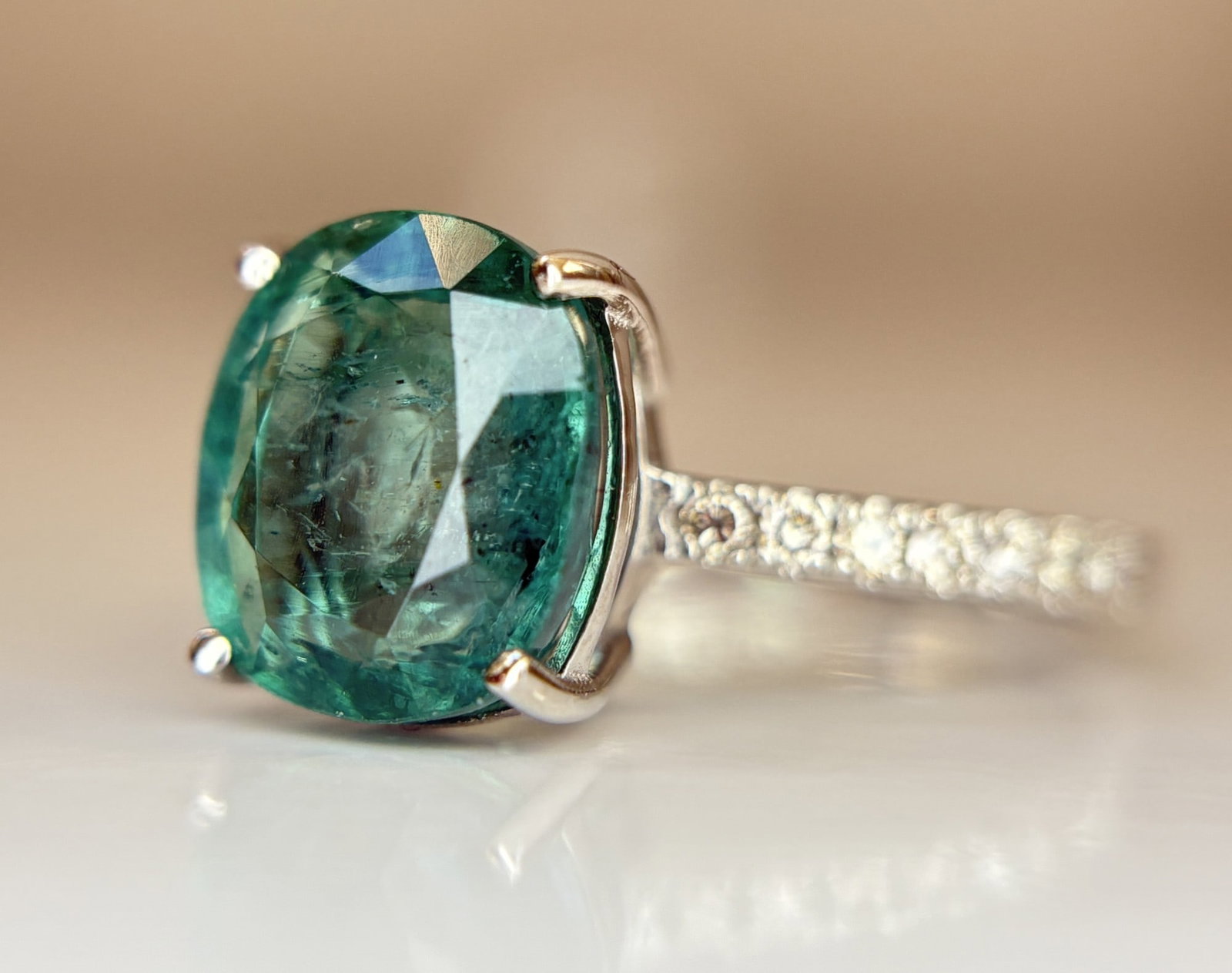 Beautiful 3.10 CT Natural Emerald Ring With Natural Diamonds & Platinum 950: Title: Beautiful 3.10 CT Natural Emerald Ring With Natural Diamonds & Platinum 950 Description: Beautiful 3.10 CT Natural Emerald Ring With Natural Diamonds & Platinum 950 Description:<