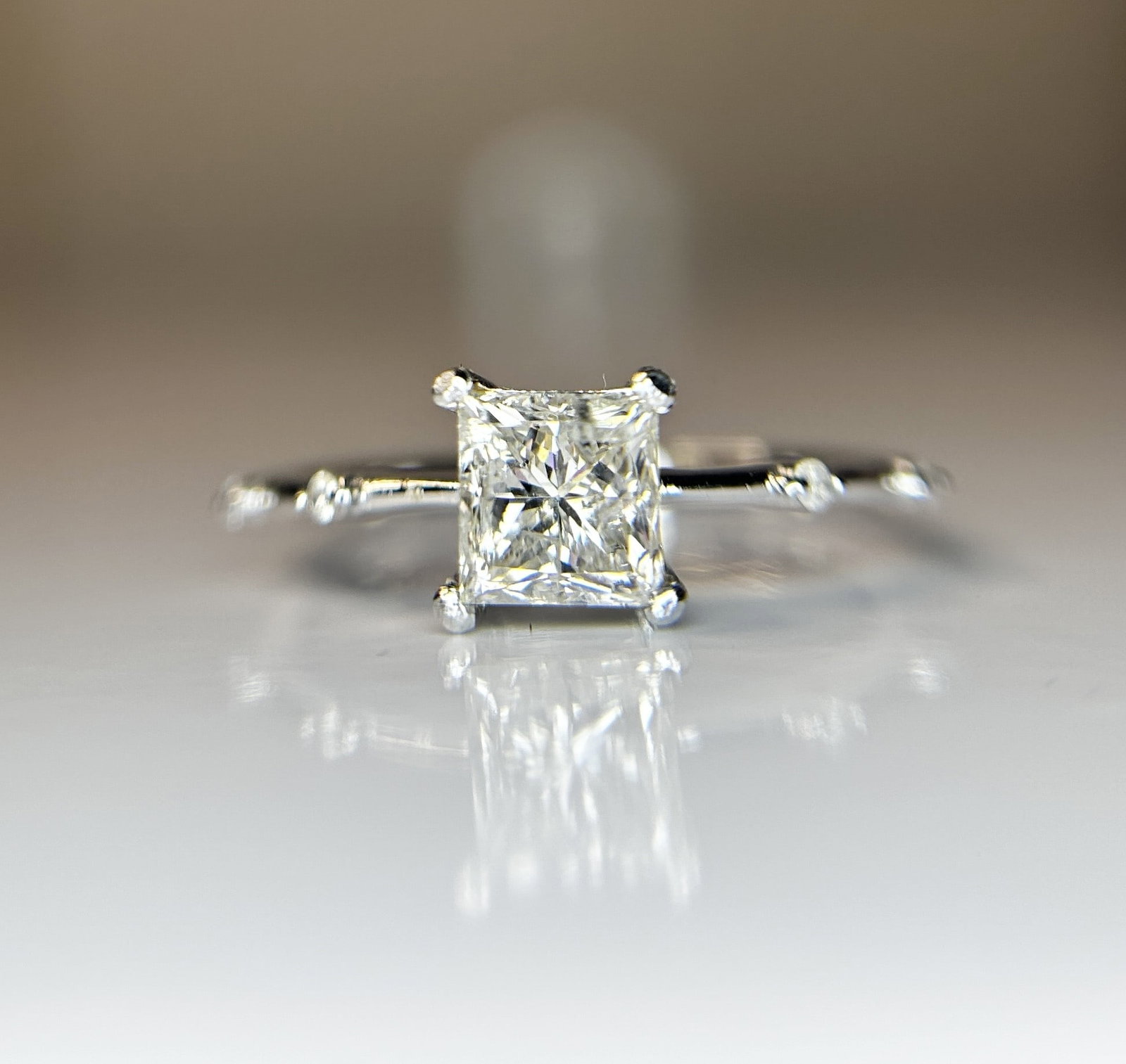 Beautiful 1.07ct Princess Cut Untreated Natural Solitaire Diamond & 18k Gold - 2