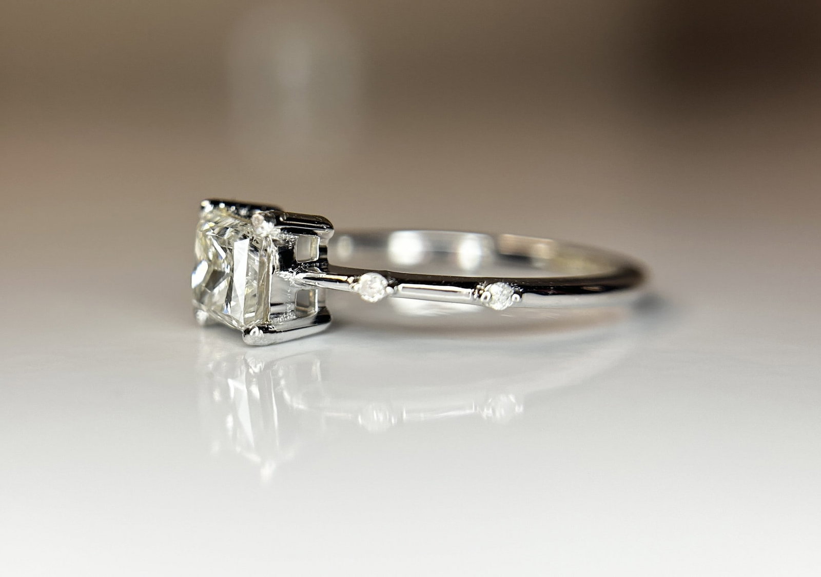 Beautiful 1.07ct Princess Cut Untreated Natural Solitaire Diamond & 18k Gold - 3