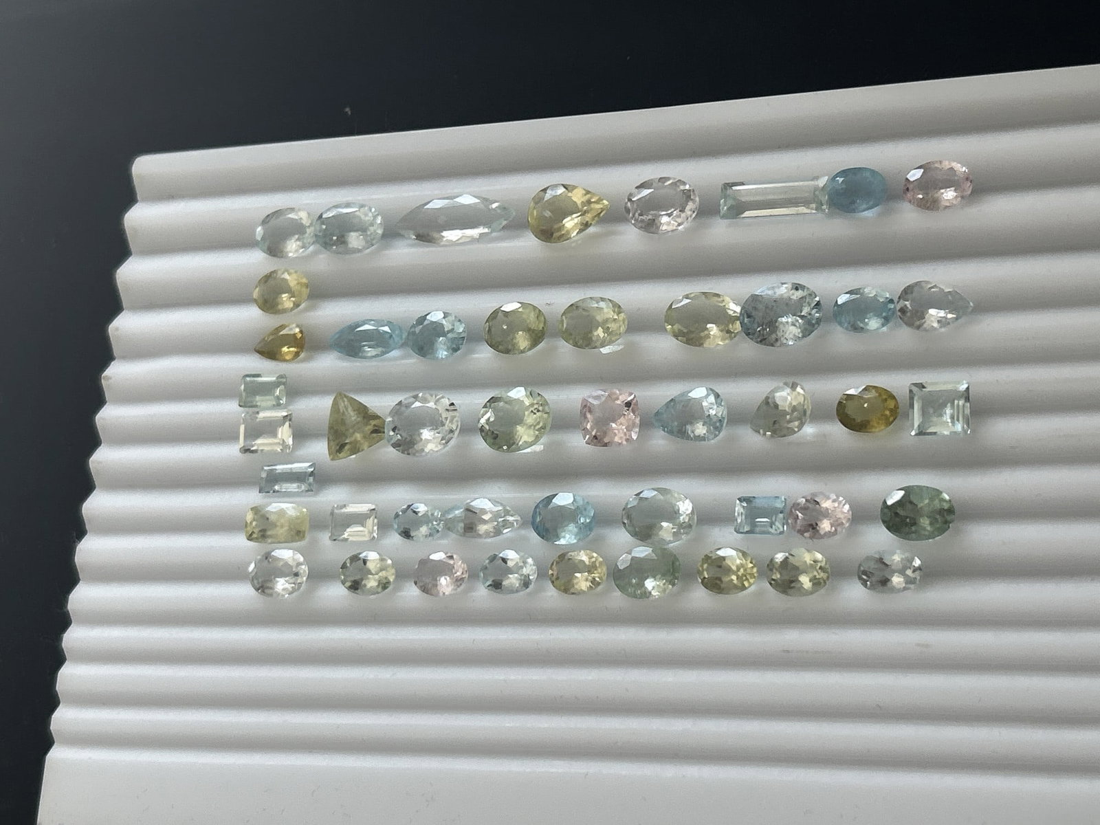 77.05ct Natural Blue and Green Aquamarine and Pink Morganite - 6