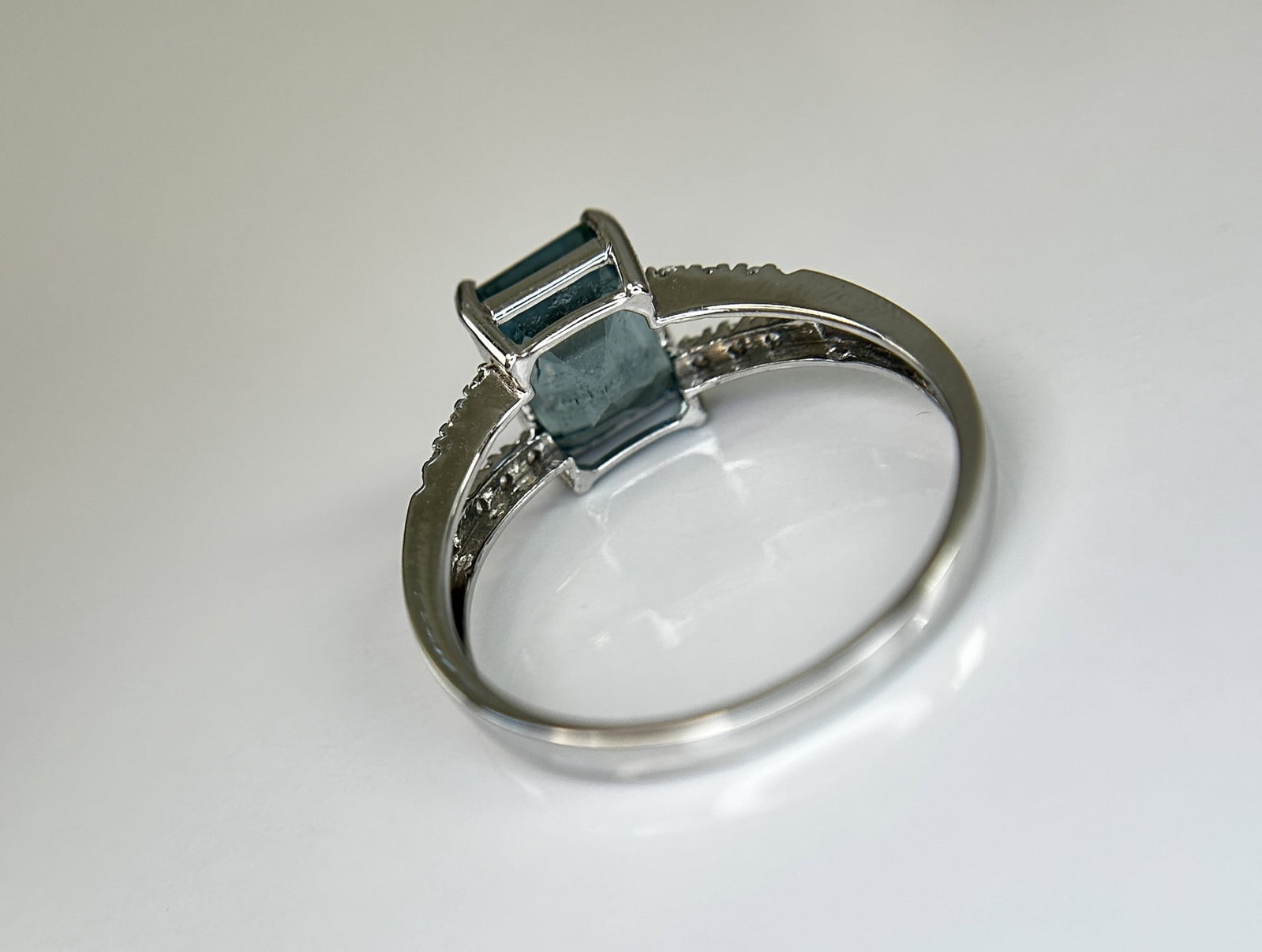 Beautiful Natural Rare Blue Emerald 2.39 CT With Natural Diamonds & 18k Gold - 4