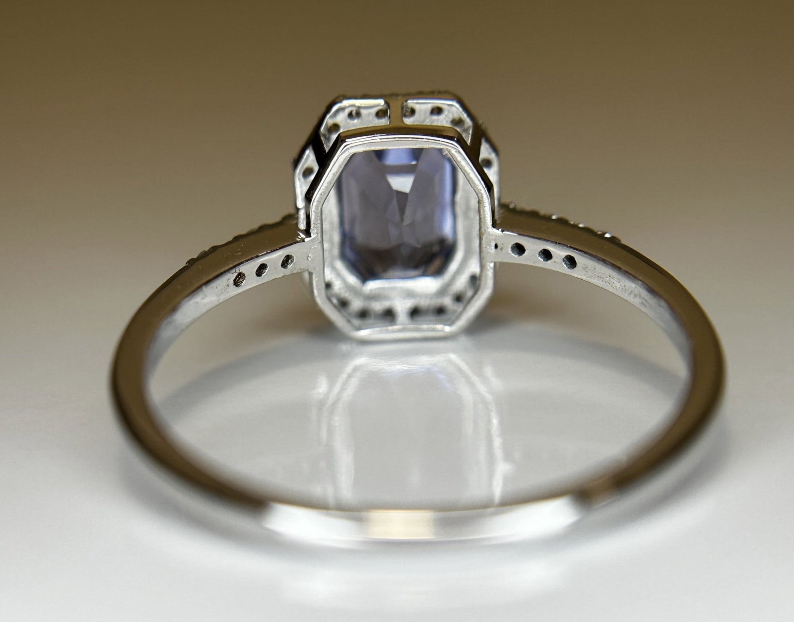 Beautiful 1.75 CT Unheated Ceylon Cornflour Blue Sapphire Diamonds & 18k Gold - 9