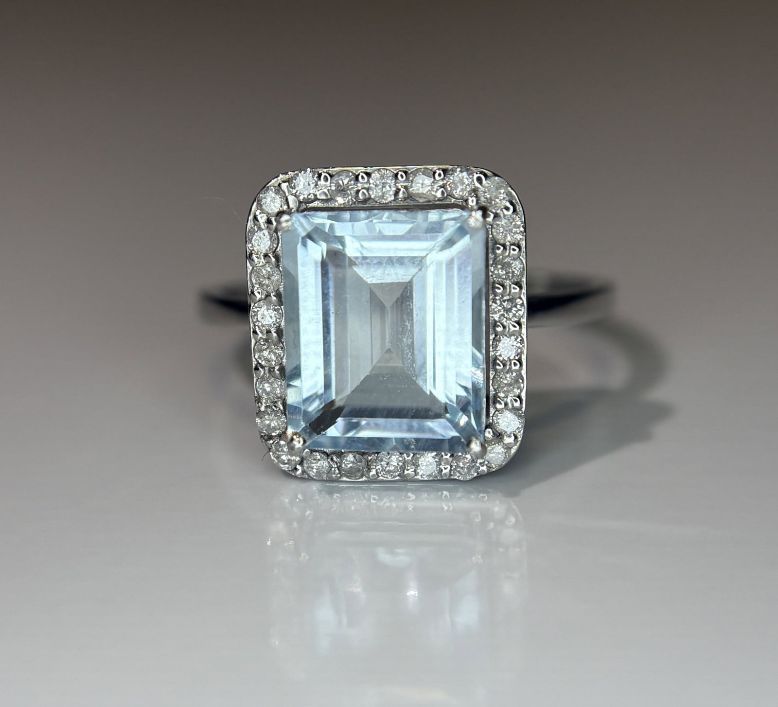 Beautiful 2.71 CT Natural Aquamarine Ring With Natural Diamonds & 950 Platinum - 3
