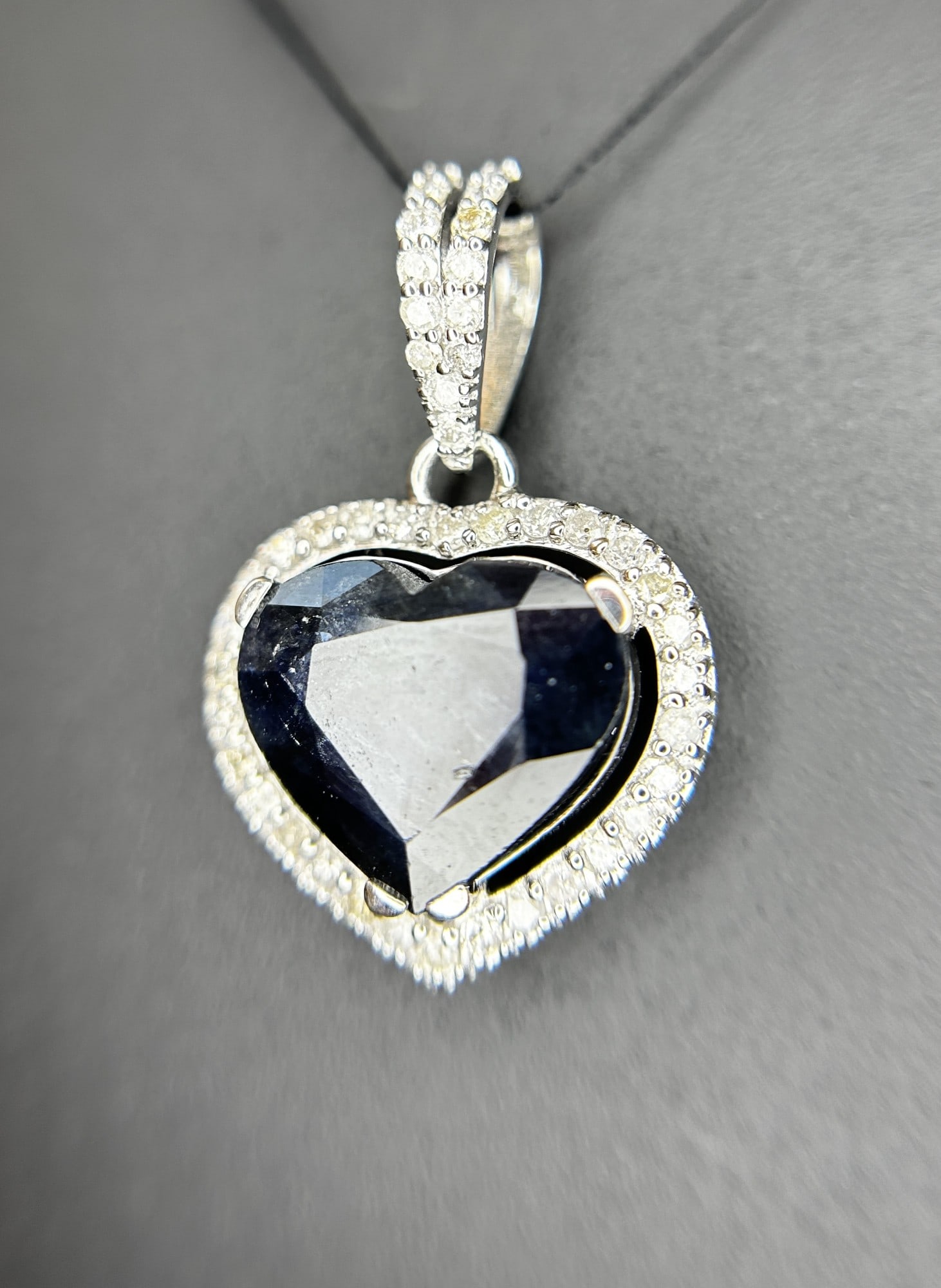 Beautiful 3.17 CT Unheated Ceylon Blue Sapphire With Natural Diamonds & 18k Gold - 4