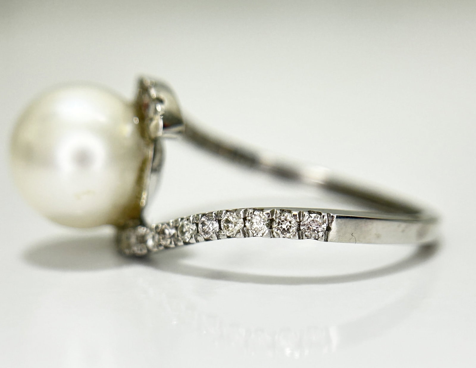 Beautiful 5.12 CT South Sea Pearl With Diamonds & 950 Platinum Ring - 4