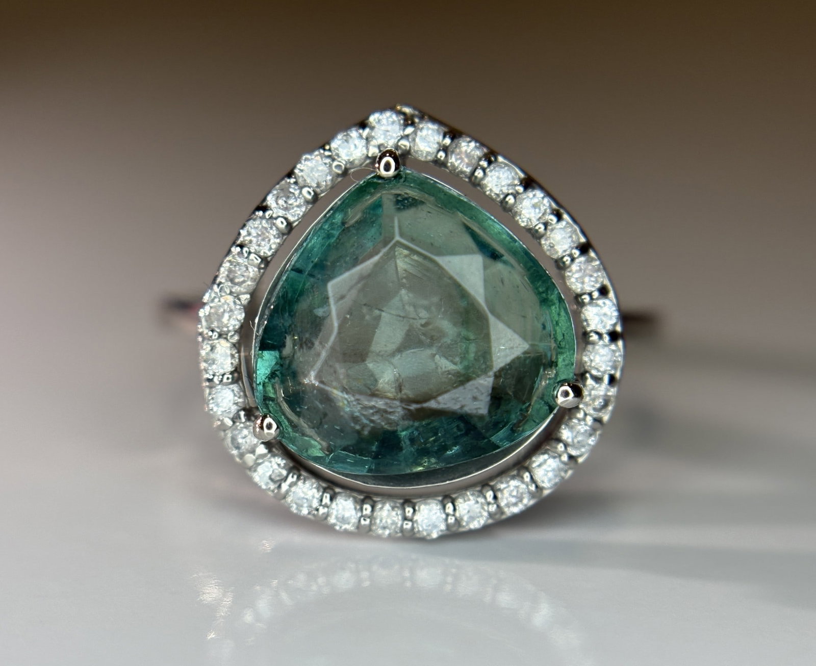 Beautiful 3.21 CT Natural Emerald Ring With Natural Diamonds & Platinum 950: Title: Beautiful 3.21 CT Natural Emerald Ring With Natural Diamonds & Platinum 950 Description: Beautiful 3.21 CT Natural Emerald Ring With Natural Diamonds & Platinum 950 Description:<