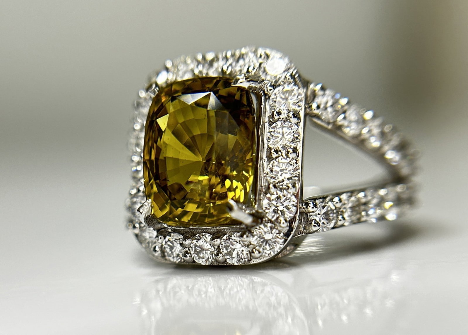 GIA Certified Natural Alexandrite 4.17ct Ring With 1.55 Cts Diamond & 18k White - 2