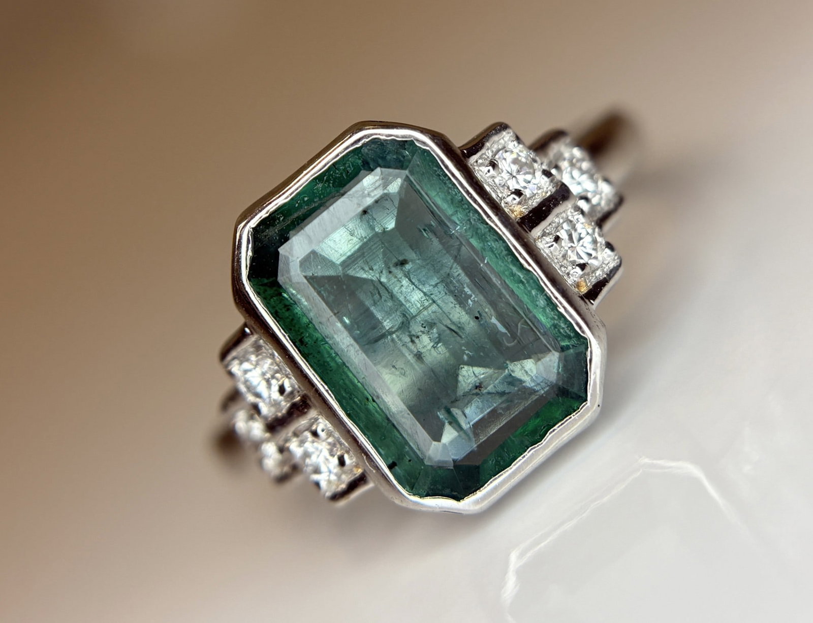 Beautiful 3.00 CT Natural Emerald With Natural Diamonds & 18k Gold - 8