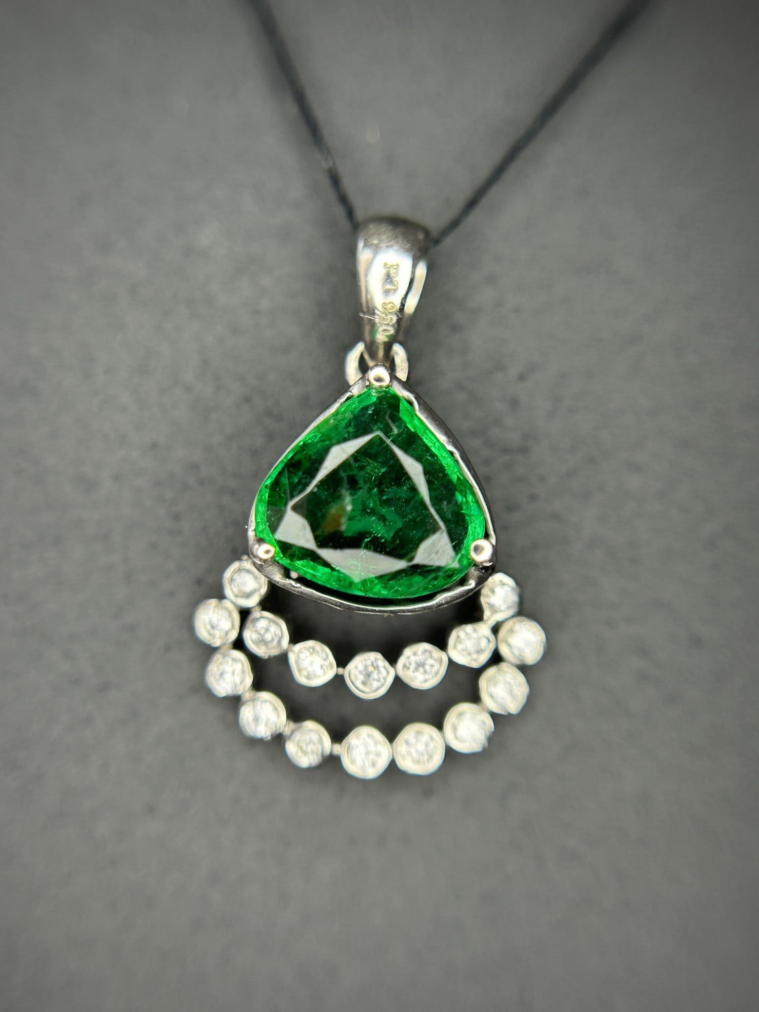 Beautiful 1.37ct Natural Emerald Pendant With Diamonds & 950 Platinum - 9
