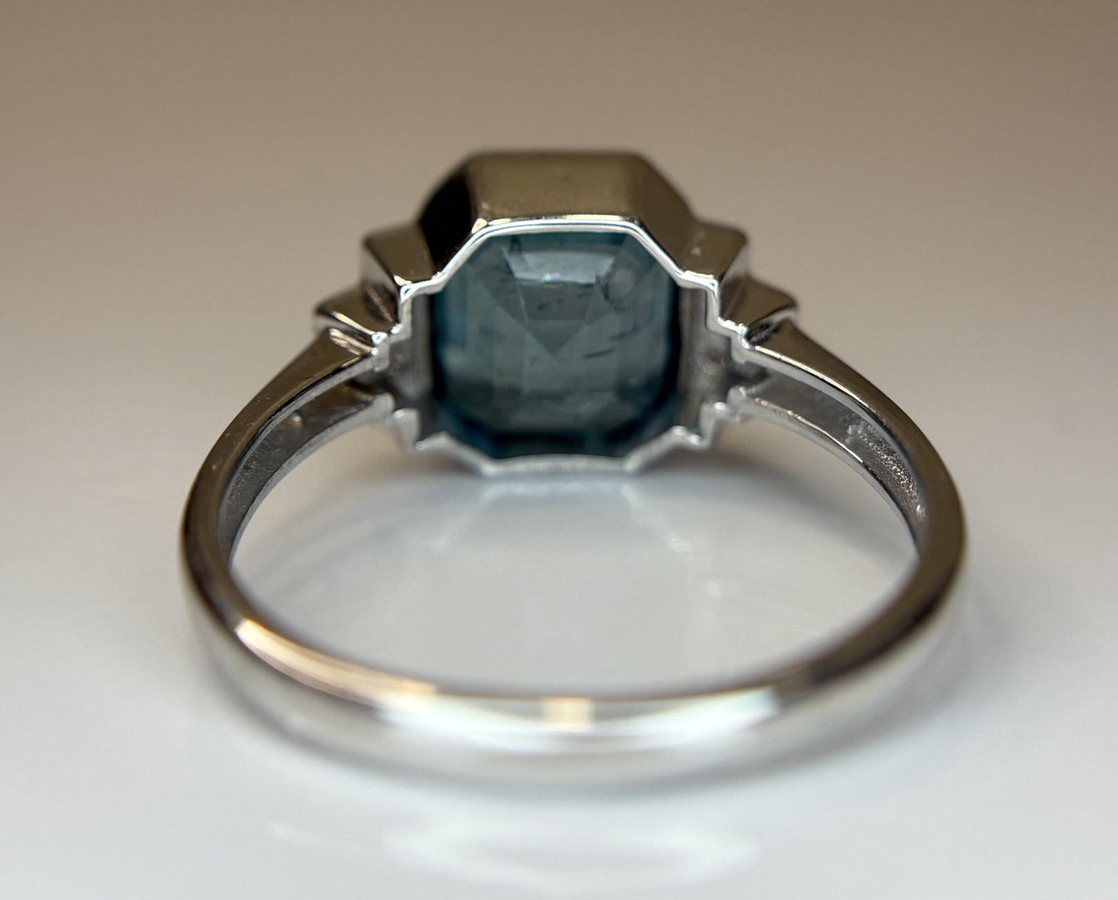 Beautiful 3.32 CT Natural Emerald With Natural Diamonds & 18k Gold - 6