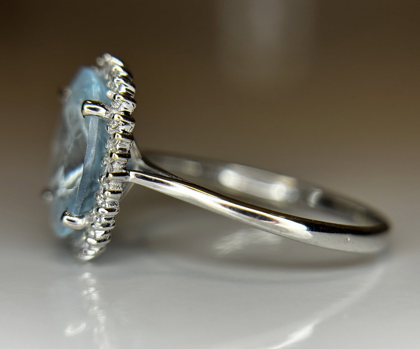 Beautiful 2.39 CT Natural Aquamarine Ring With Natural Diamonds & 18k White Gold - 6