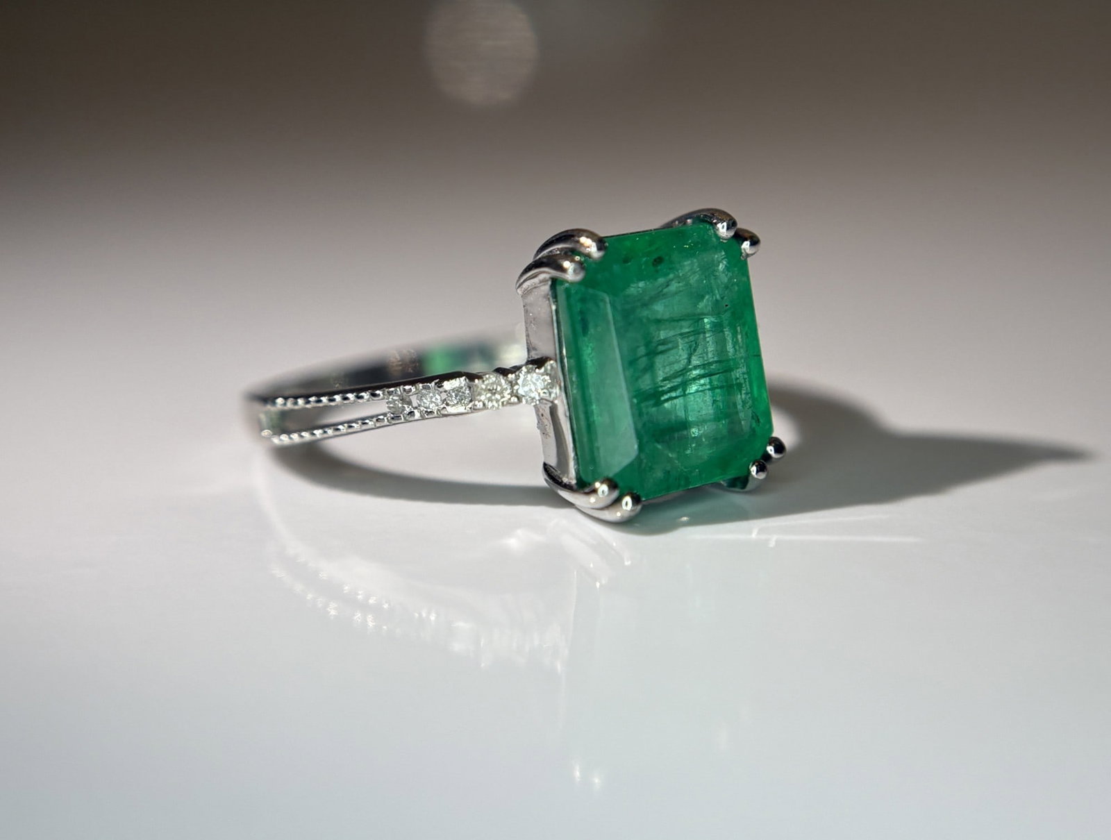 Beautiful 3.20 CT Natural Emerald Ring With Natural Diamonds & Platinum 950 - 9