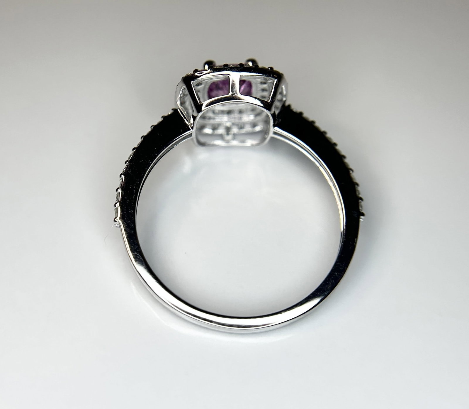 Beautiful 0.63 CT Unheated Ceylon Pink Sapphire With Natural Diamonds & 18k Gold - 5
