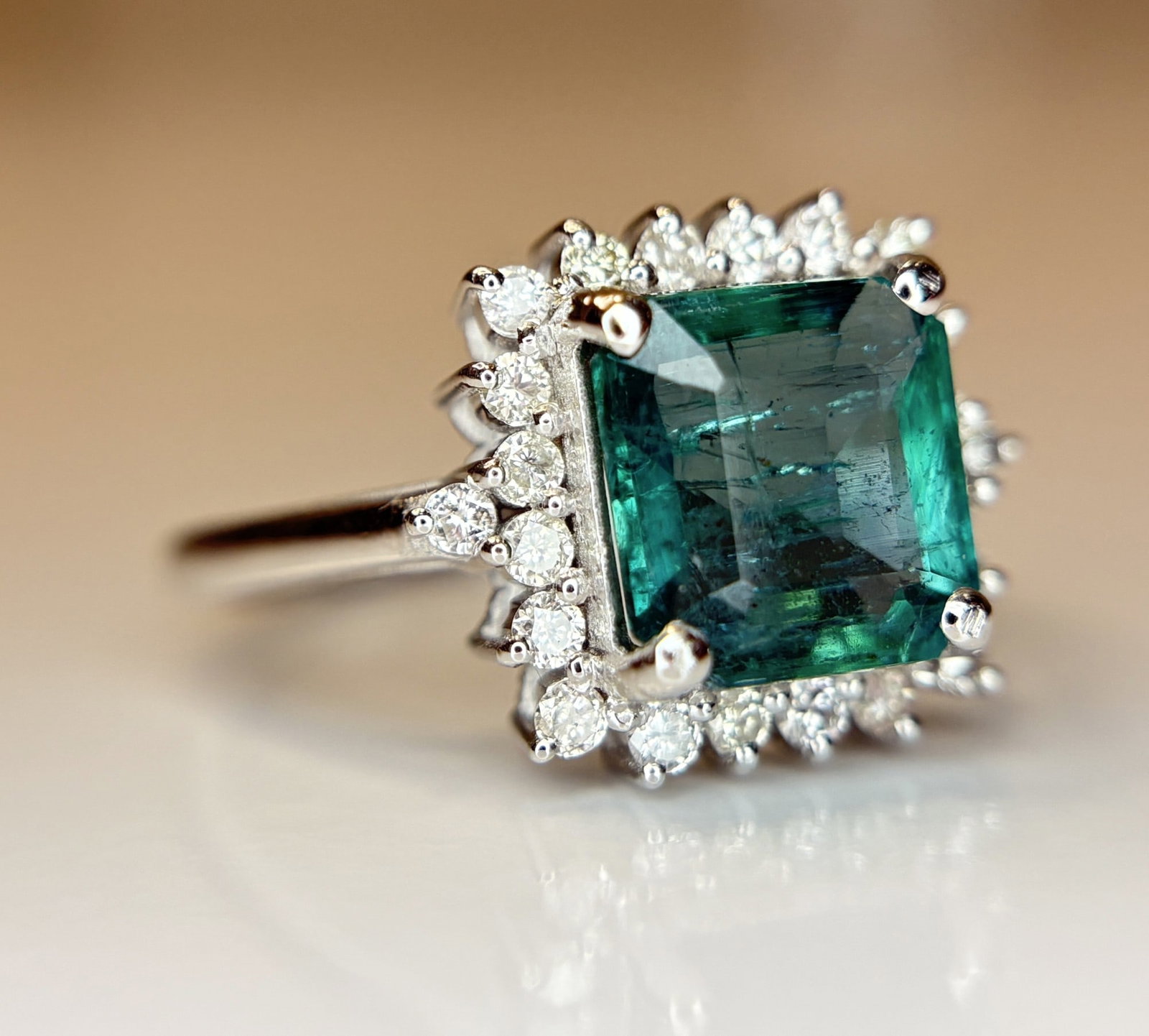 Beautiful 2.10 CT Natural Emerald With Natural Diamonds & 18k Gold - 3