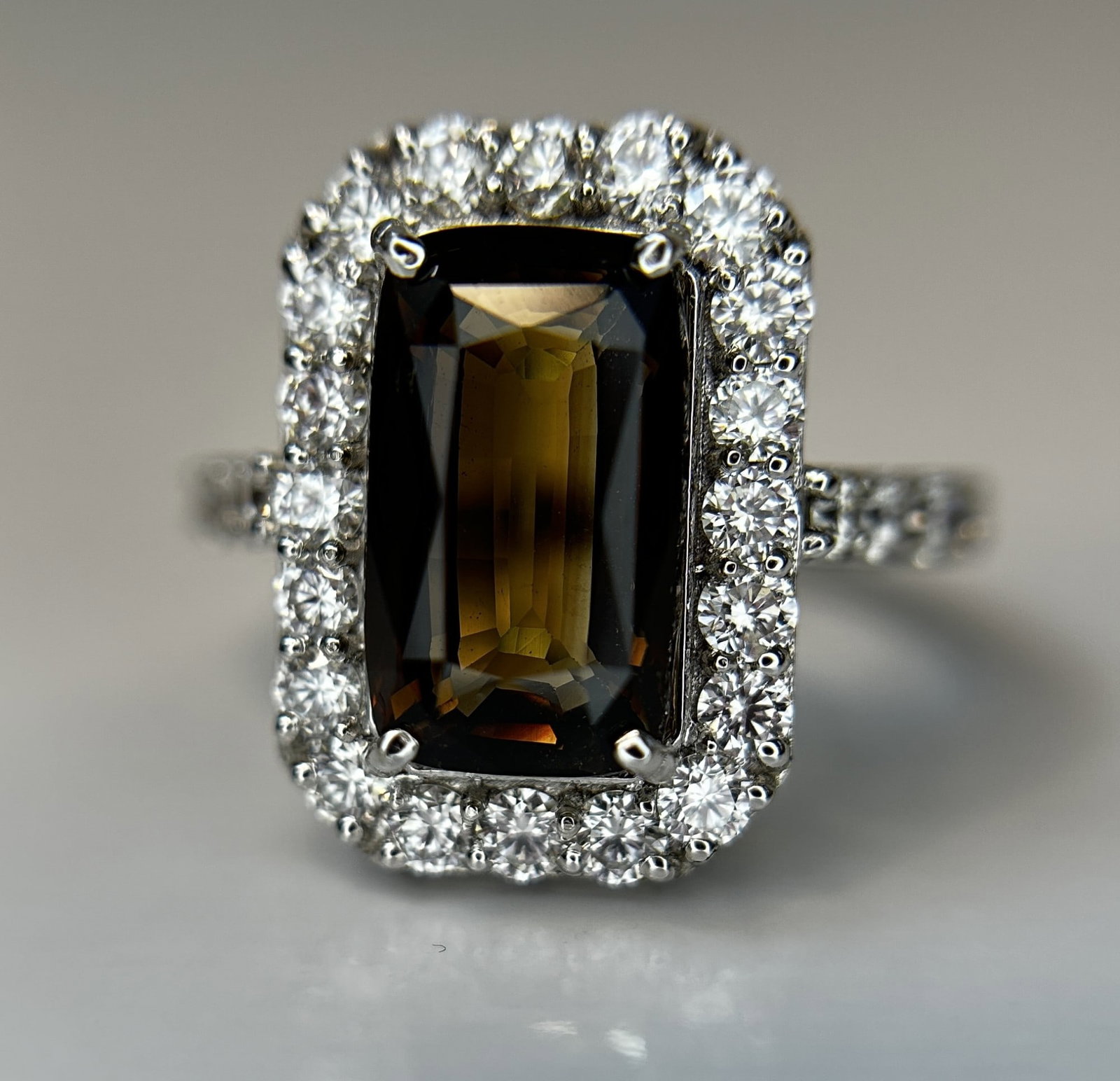 GIA Certified Natural Rare Alexandrite Ring 5.07ct With 1.38ct Diamond & 18k White Gold - 4