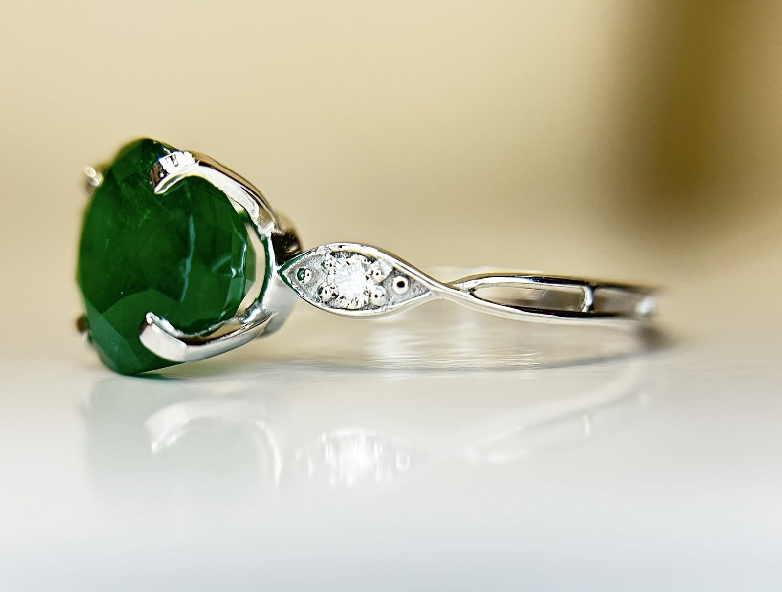 Beautiful 2.74 CT Natural Emerald Ring With Natural Diamonds & Platinum 950 - 3