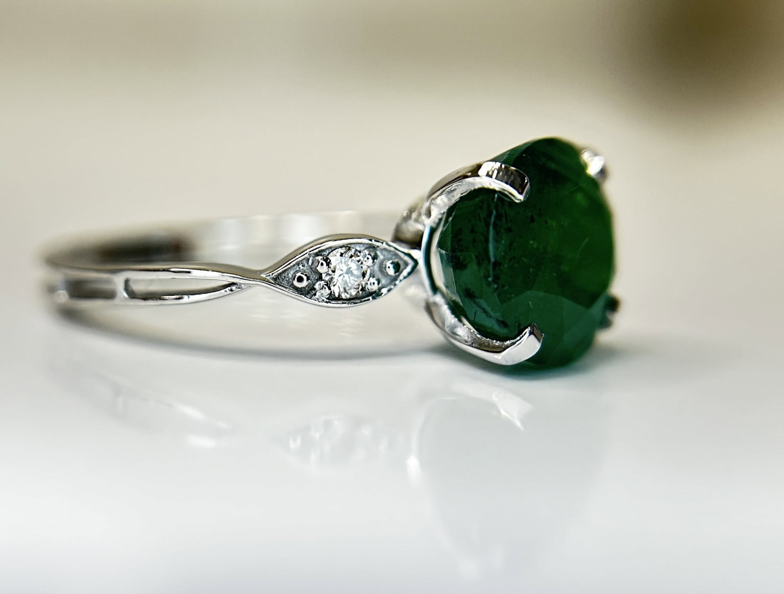Beautiful 2.74 CT Natural Emerald Ring With Natural Diamonds & Platinum 950 - 8