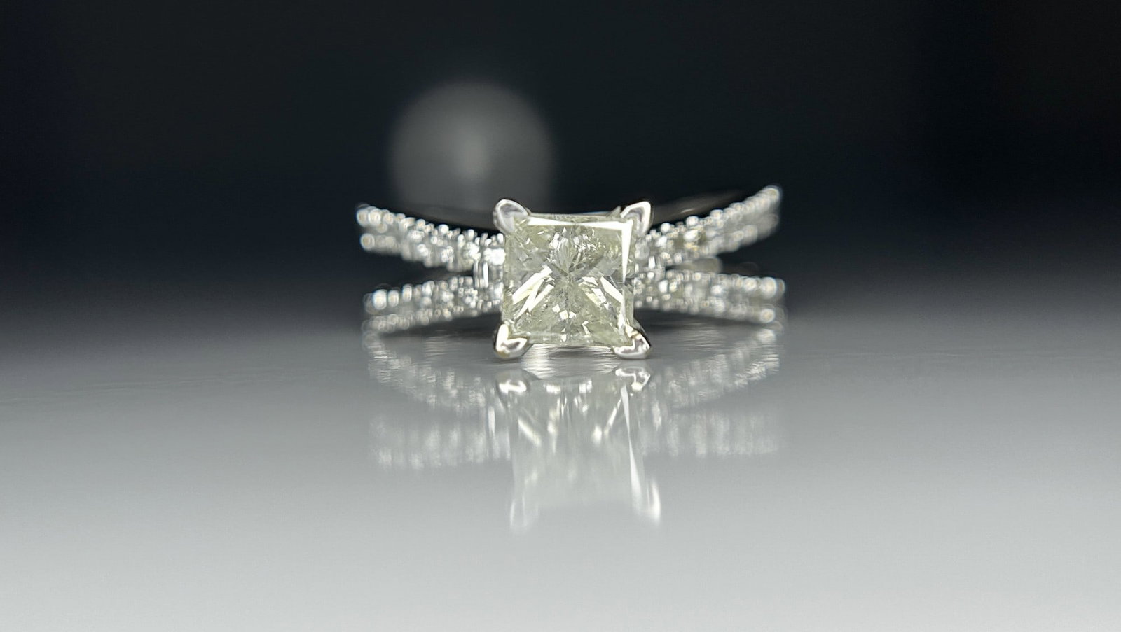 Beautiful 1.17ct Princess Cut Untreated Natural Solitaire Diamond & 18k Gold - 2