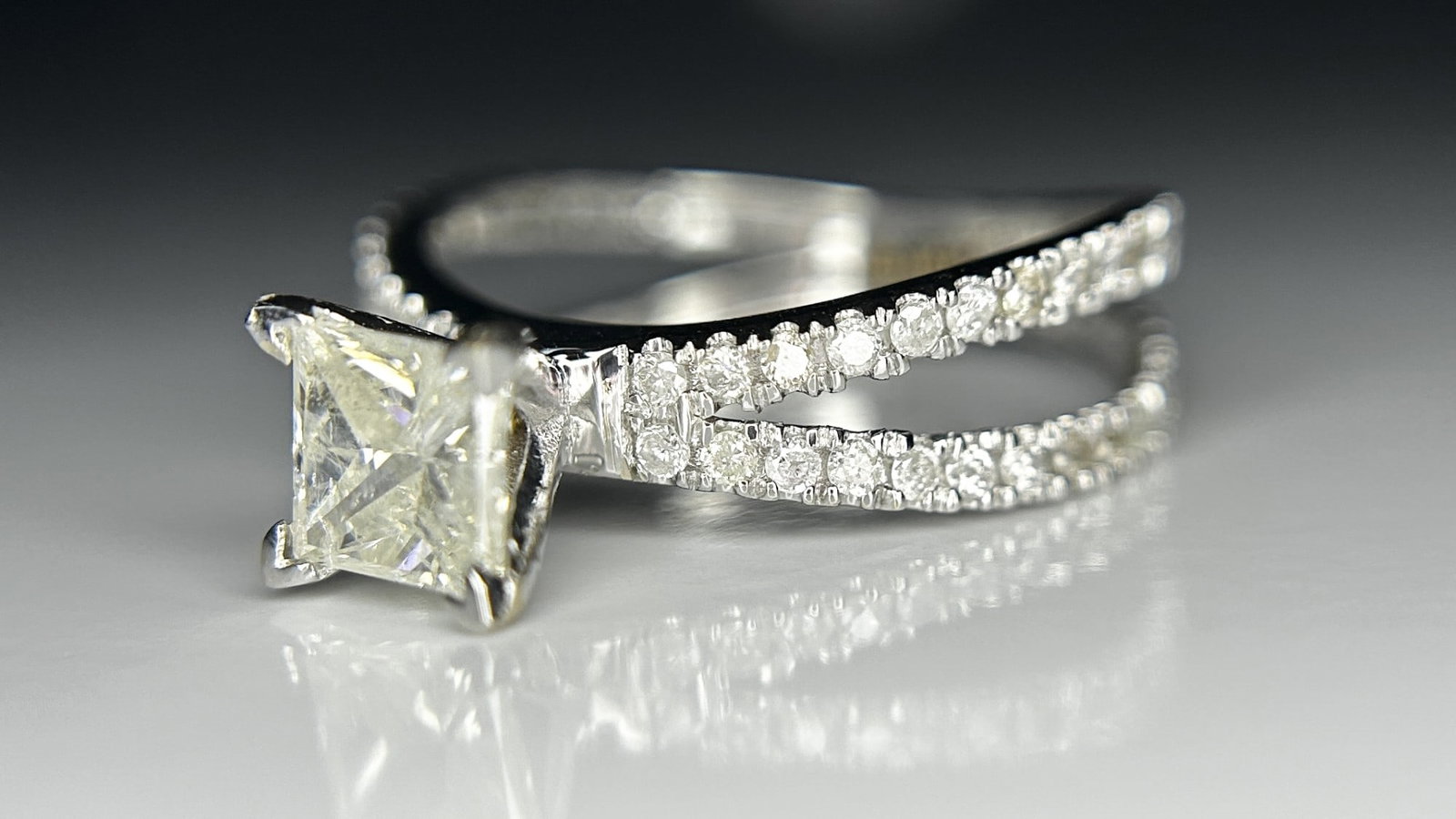 Beautiful 1.17ct Princess Cut Untreated Natural Solitaire Diamond & 18k Gold - 5
