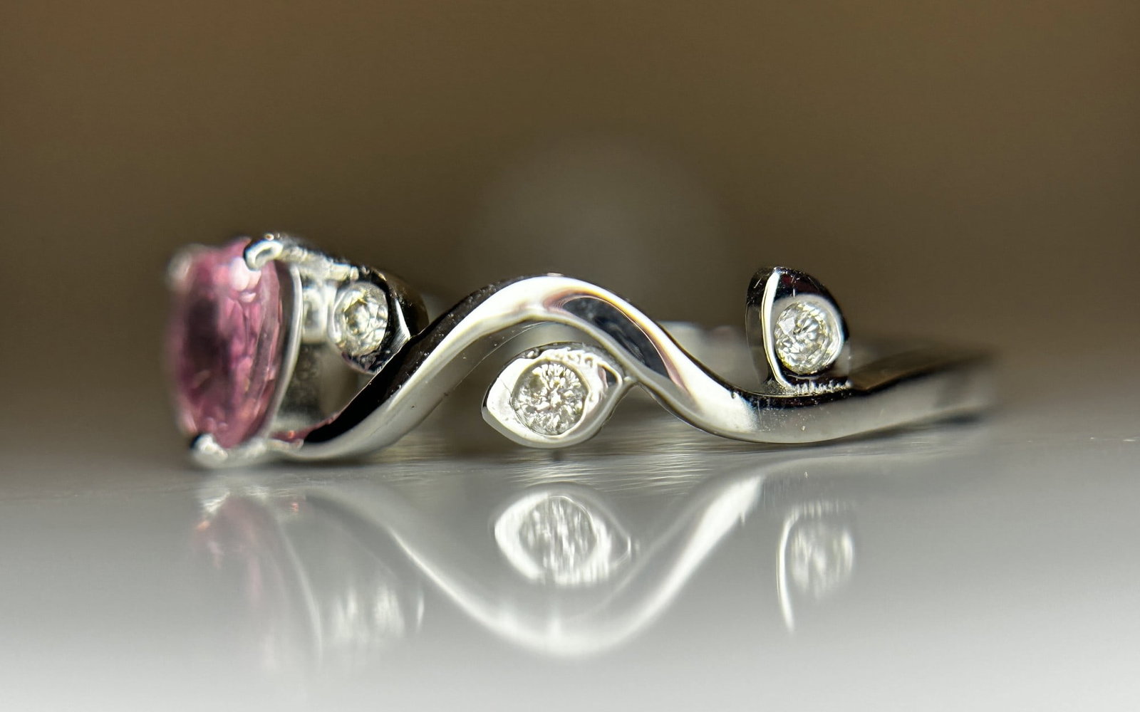 Beautiful 0.48ct Heart Shape Unheated Ceylon Pink Sapphire Diamonds & 950 Platinum - 5