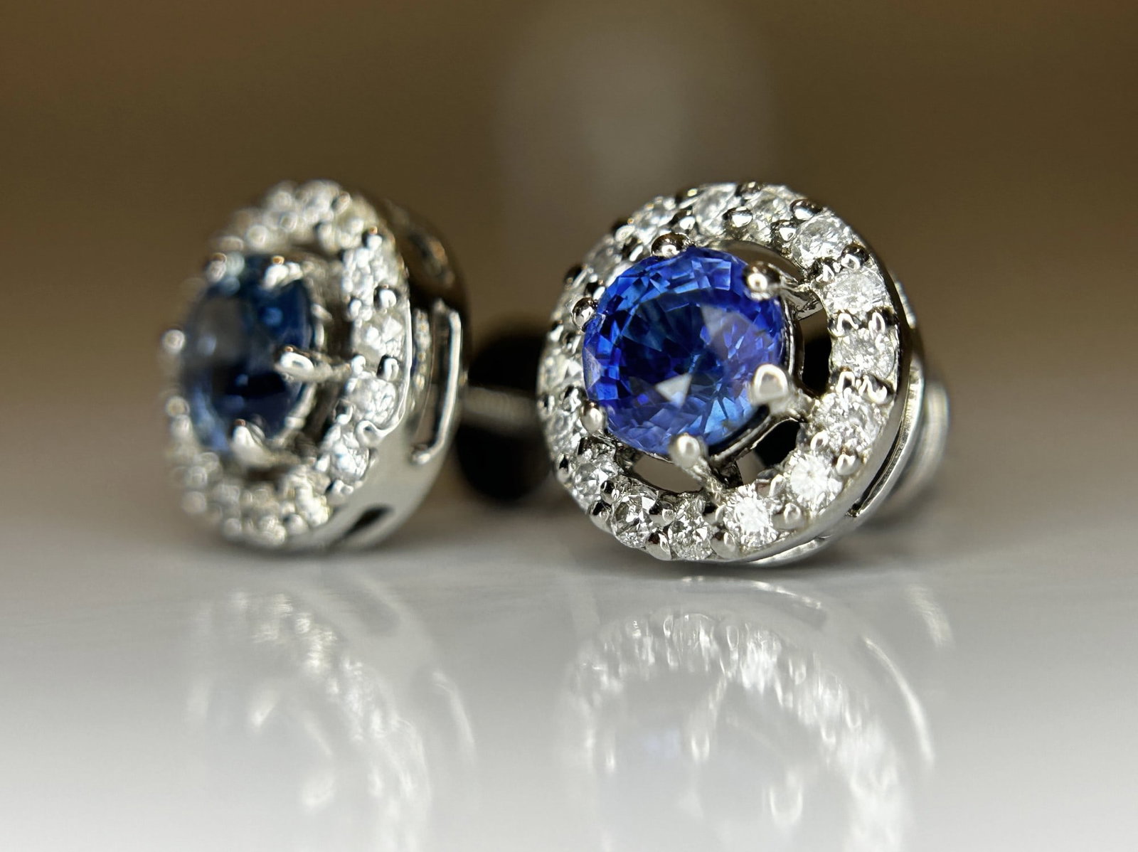 Beautiful 1.05ct Natural Unheated Blue Sapphire Earrings With Diamonds & Platinum - 6