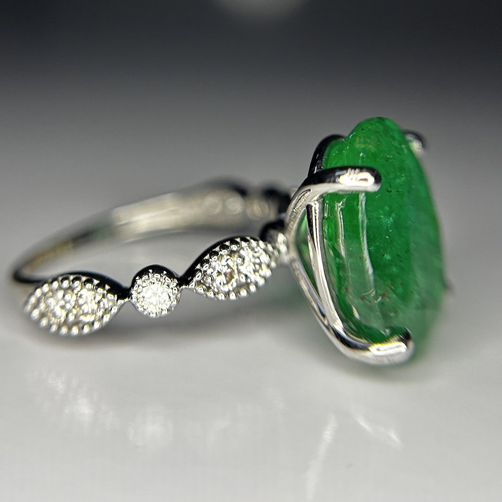 Beautiful 7.43ct Natural Emerald With Natural Diamonds & 18k Gold - 5