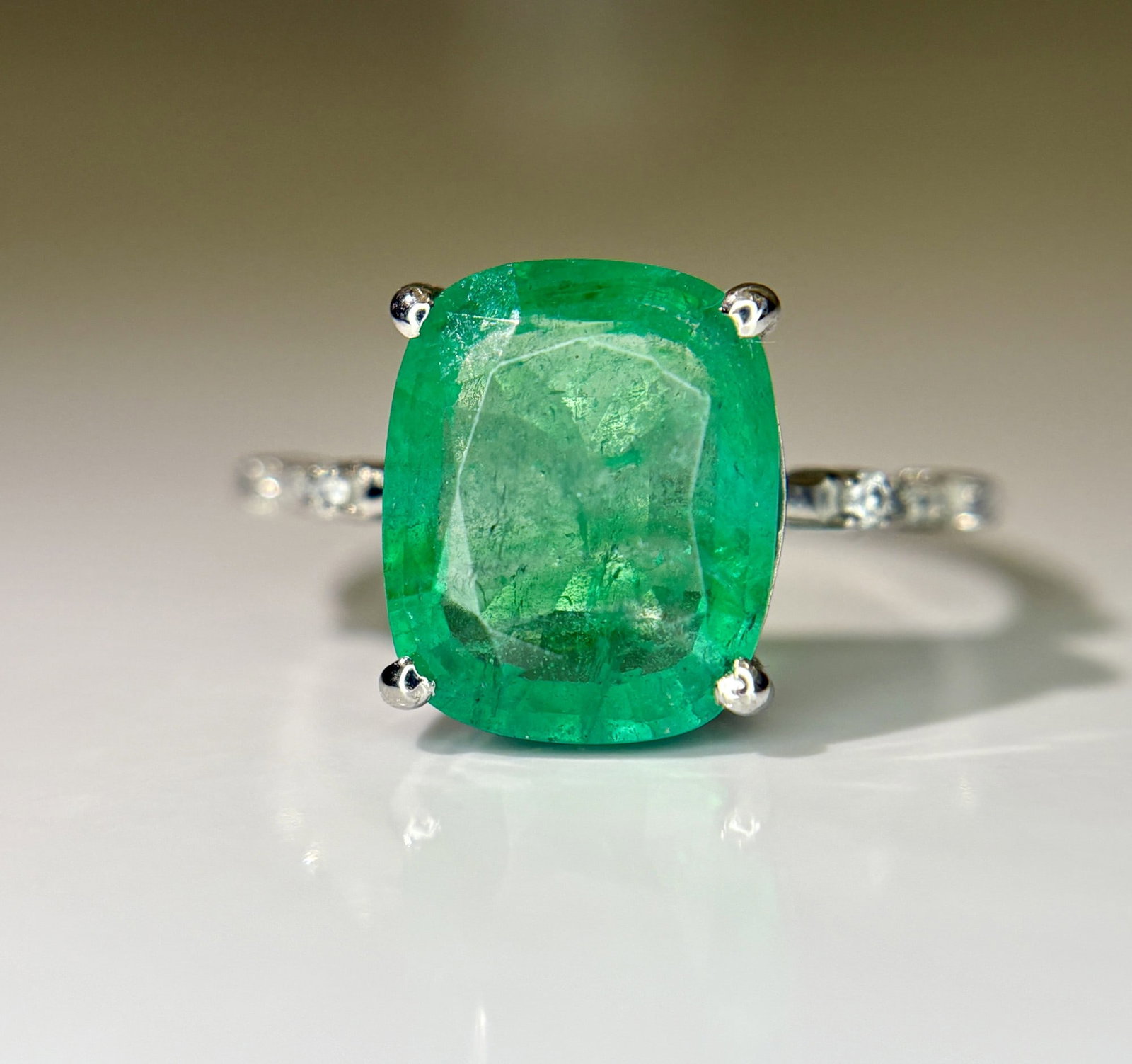 Beautiful 3.40 CT Natural Emerald Ring With Natural Diamonds & Platinum 950 - 2
