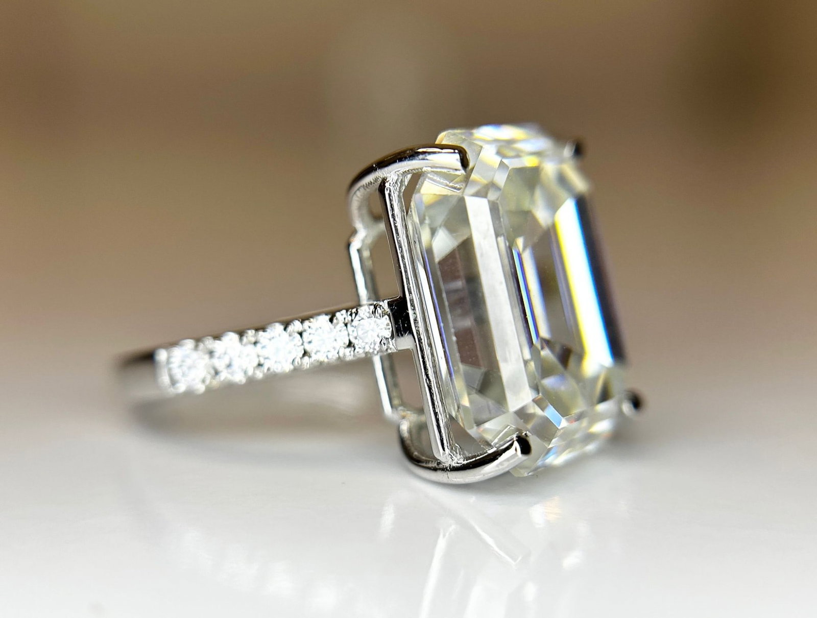 Beautiful 12.08CT Mossanite Ring With 18k Gold - 5