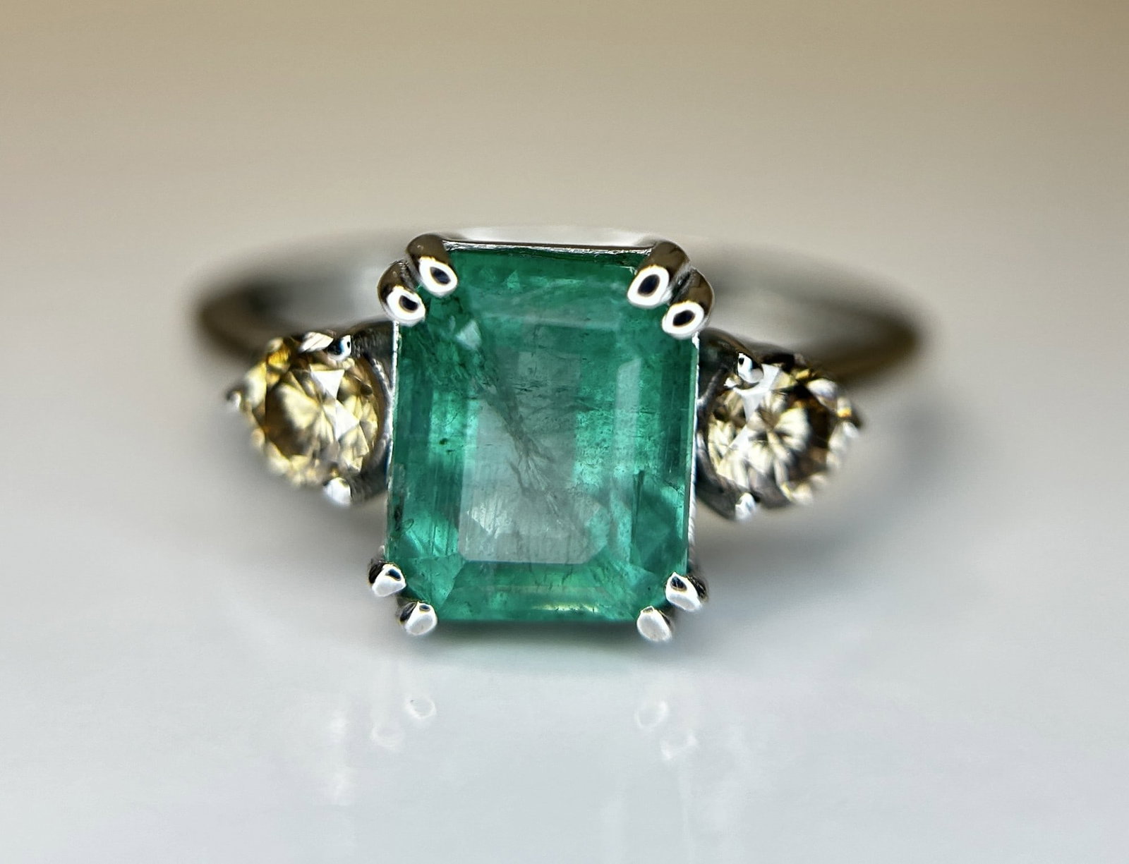 Beautiful Natural Emerald 2.41 CT With Natural Diamonds & 18k Gold - 9