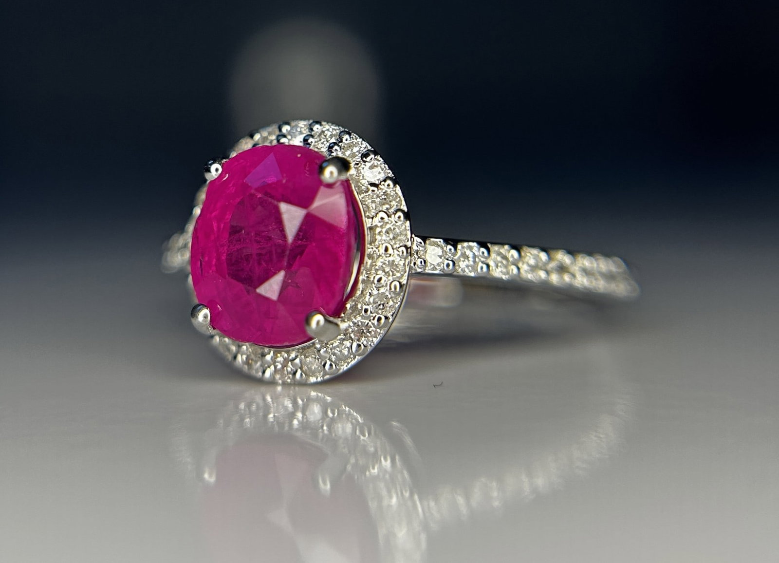 Beautiful 2.66 CT Unheated Old Burma Ruby With Natural Diamonds & 18k Gold - 3