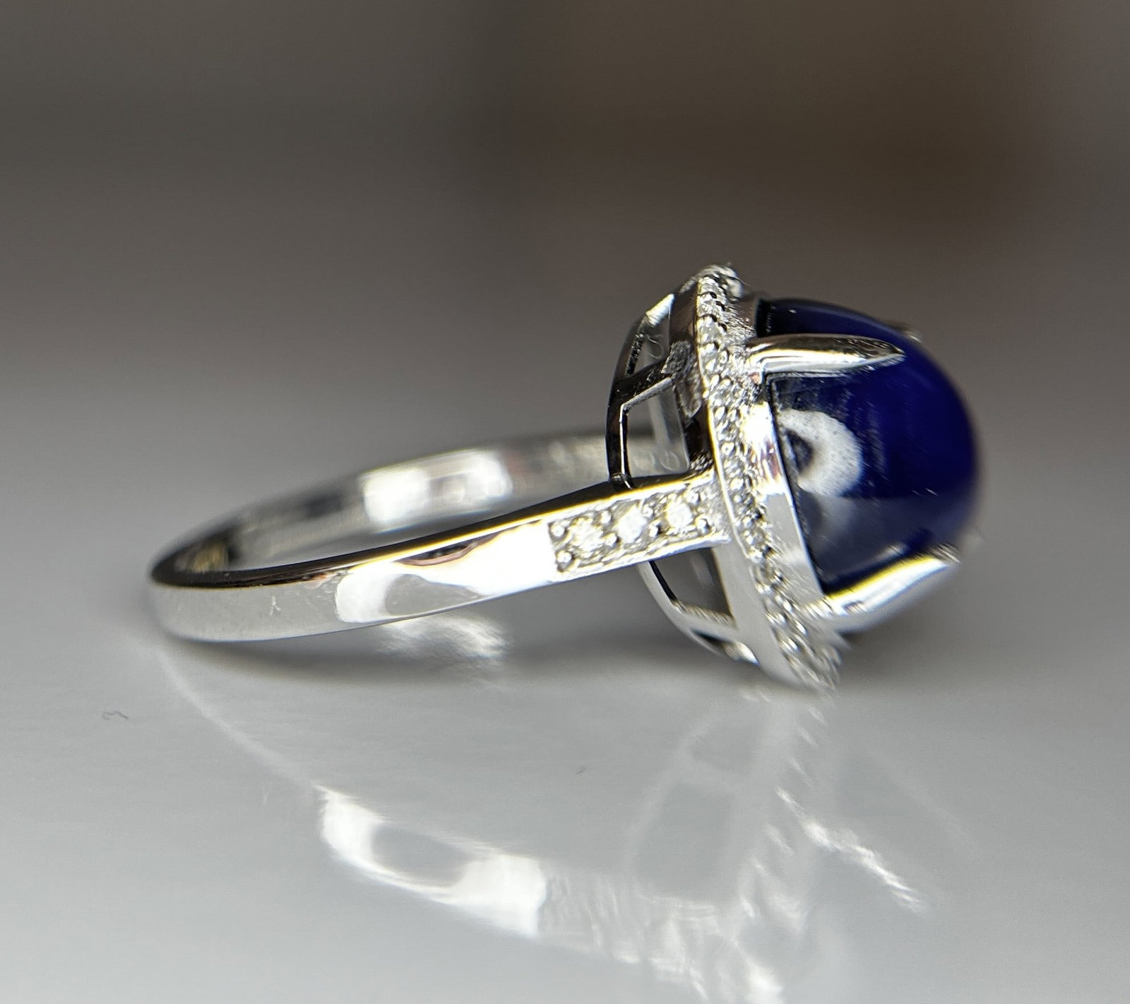 Beautiful 8.63 CT Unheated Ceylon Star Blue Sapphire With Natural Diamonds & 18k Gold - 9