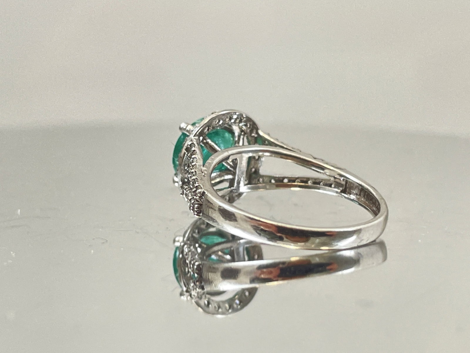 Beautiful 1.96Ct Natural Emerald With Natural Diamonds & 18k Gold - 5