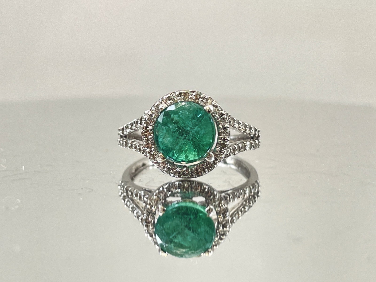Beautiful 1.96Ct Natural Emerald With Natural Diamonds & 18k Gold - 6