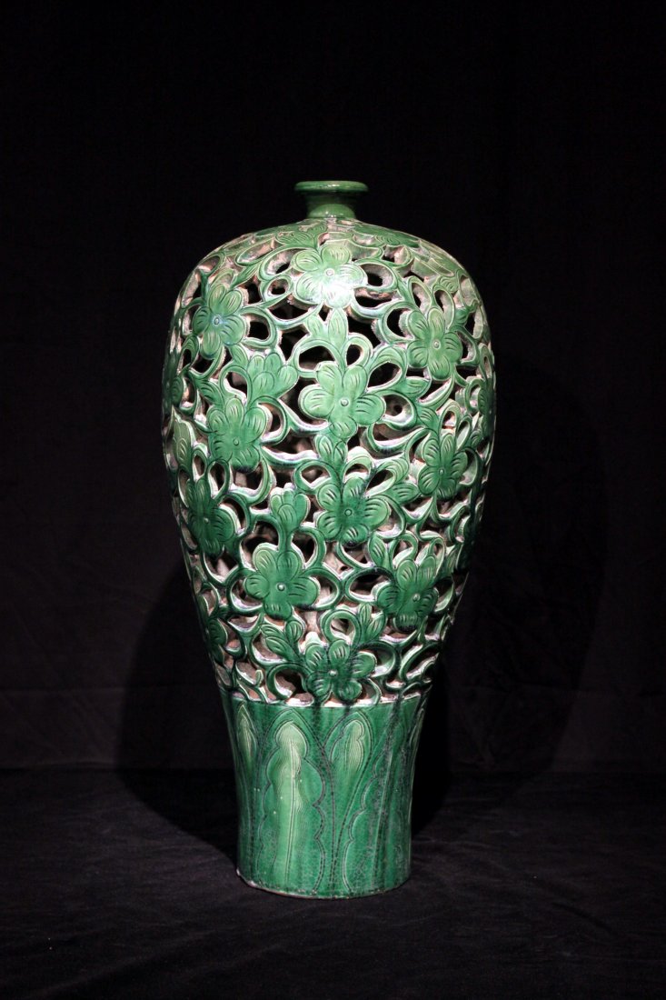 Tang Dynasty Openwork Green Glazed Pottery Meiping Vase: Measurement: Dia. 7-1/2 in., H 18 in.