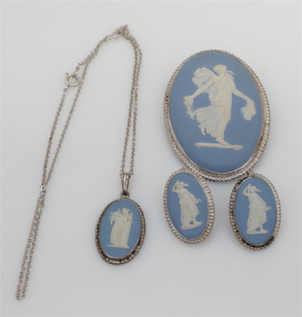 WEDGWOOD STERLING PARURE (1 of 5)