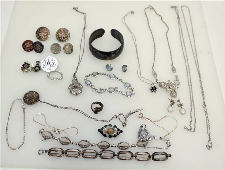 LARGE LOT STERLING SILVER VINTAGE JEWELRY (1 of 8)