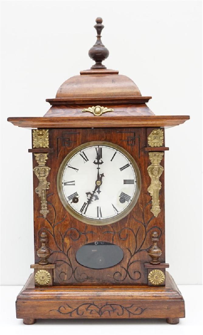 ORNATE VICTORIAN MANTLE CLOCK (1 of 9)