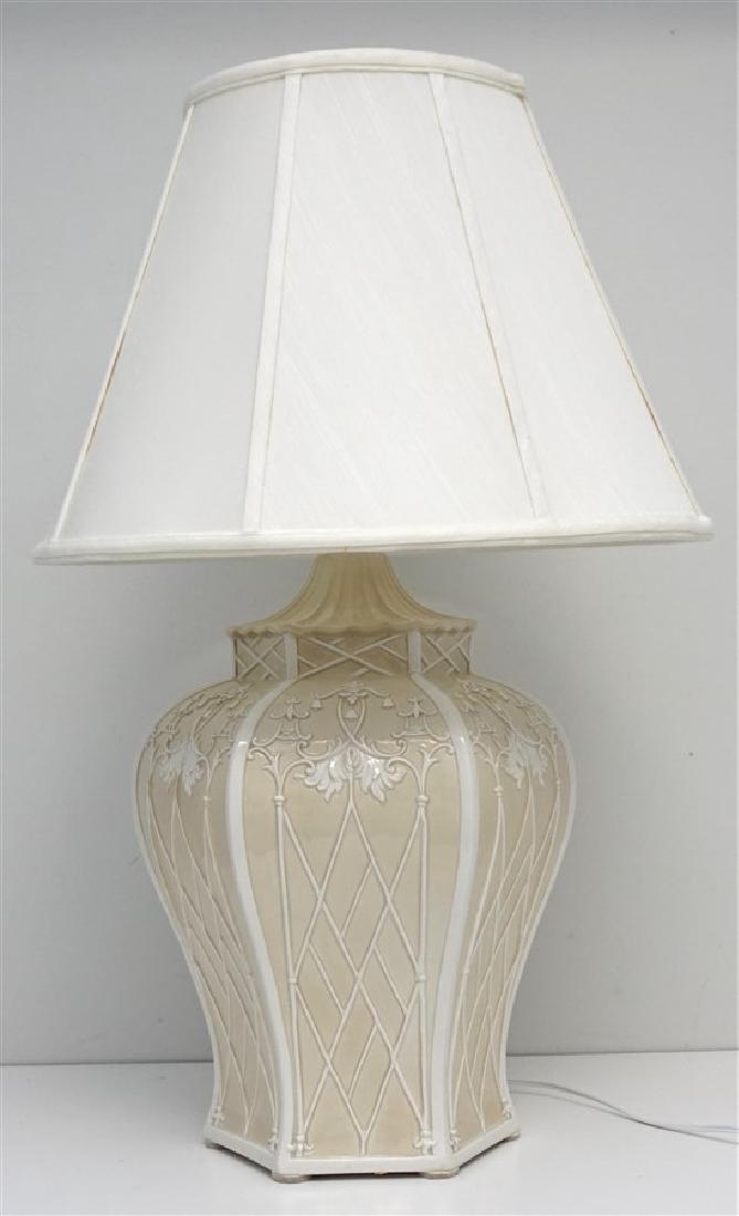 ITALIAN PORCELAIN CHINOSERIE TABLE LAMP (1 of 5)