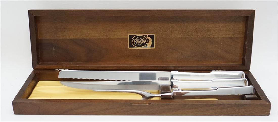 WALNUT CASED TOWLE CARVING SET (1 of 5)