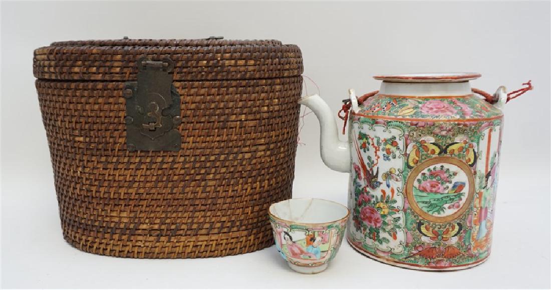 CHINESE EXPORT ROSE MEDALLION TEAPOT w CASE (1 of 12)