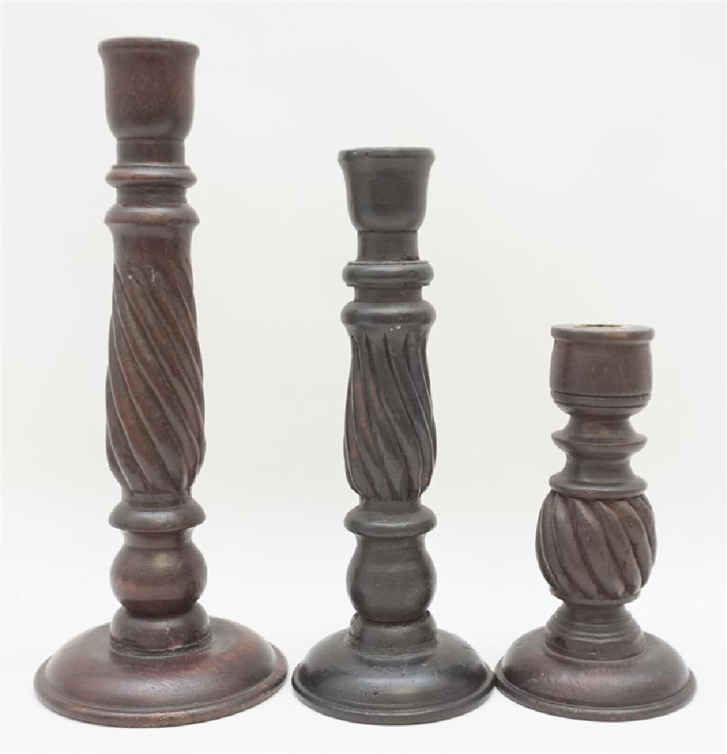3 VINTAGE CARVED TURNED WOOD CANDLESTICKS (1 of 9)