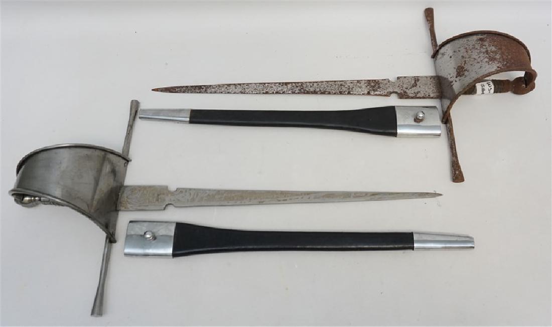 2PC REPRODUCTION SHORT SWORDS CUTLASS (1 of 9)
