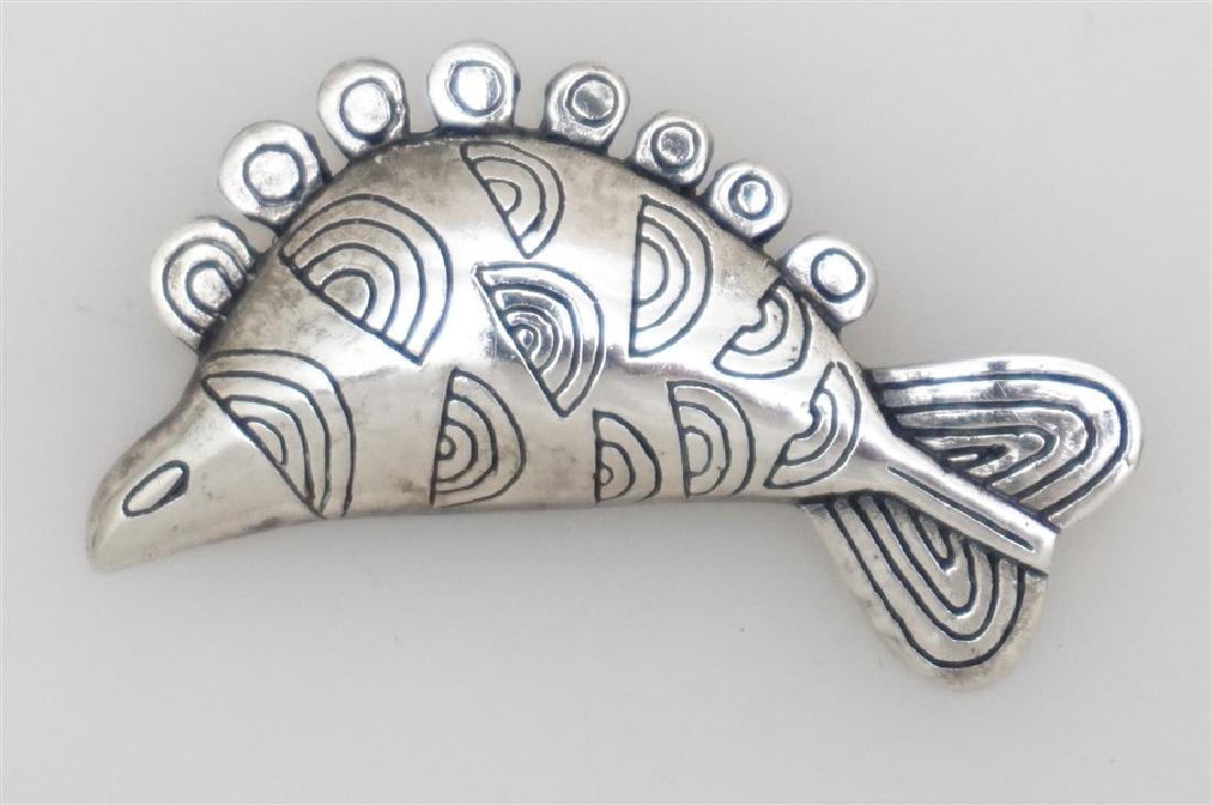 JAMES AVERY STERLING SILVER GEOMETRIC FISH BROOCH (1 of 4)
