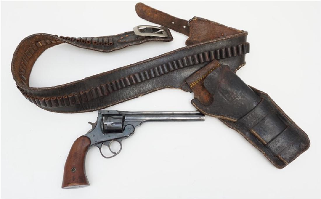 1928 COWBOY HARRINGTON & RICHARDSON 22 W BELT: Harrington & Richardson "22 Special". Large frame, top break, 7 shot, 22 caliber "cowboy gun" with walnut grips. Serial number (521584) indicates it was manufactured between 1928 -1930. This gun is al