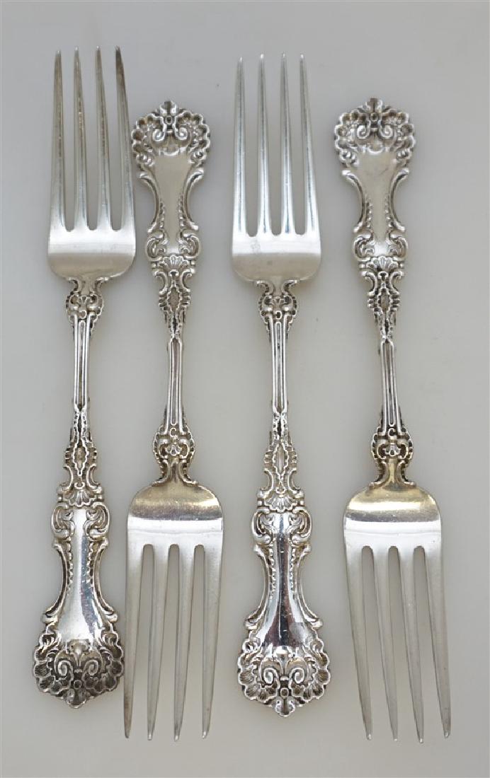 4 WHITING STERLING SILVER POMPADOUR FORKS (1 of 5)