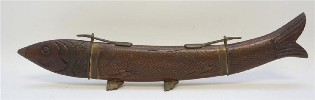 VINTAGE CARVED FISH KNIFE & FORK SET (1 of 8)