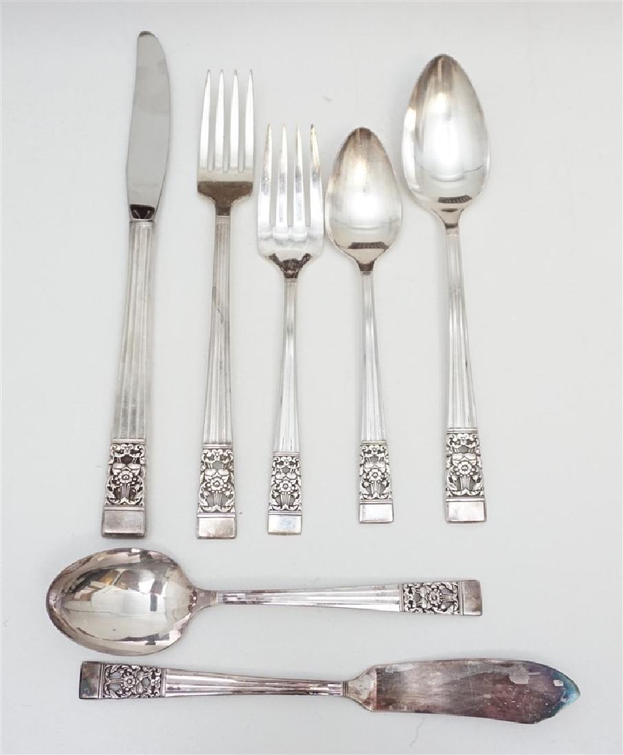 SVC FOR 8 CORONATION COMMUNITY PLATE (1 of 3)