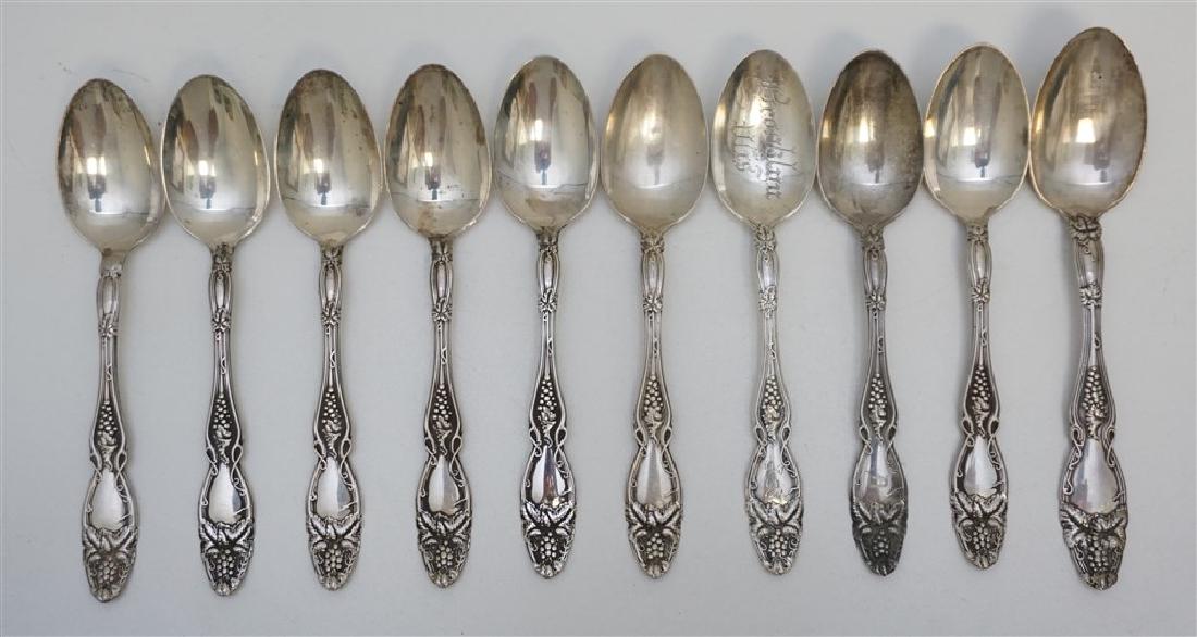10 STERLING 1904 "CLOETA" TEASPOONS (1 of 7)
