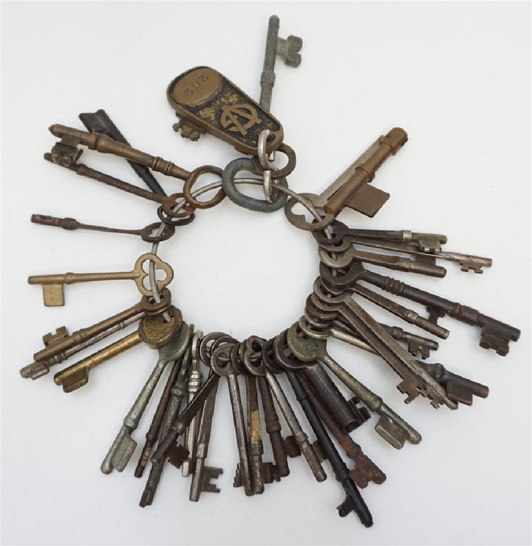 LARGE COLLECTION ANTIQUE SKELETON KEYS (1 of 6)